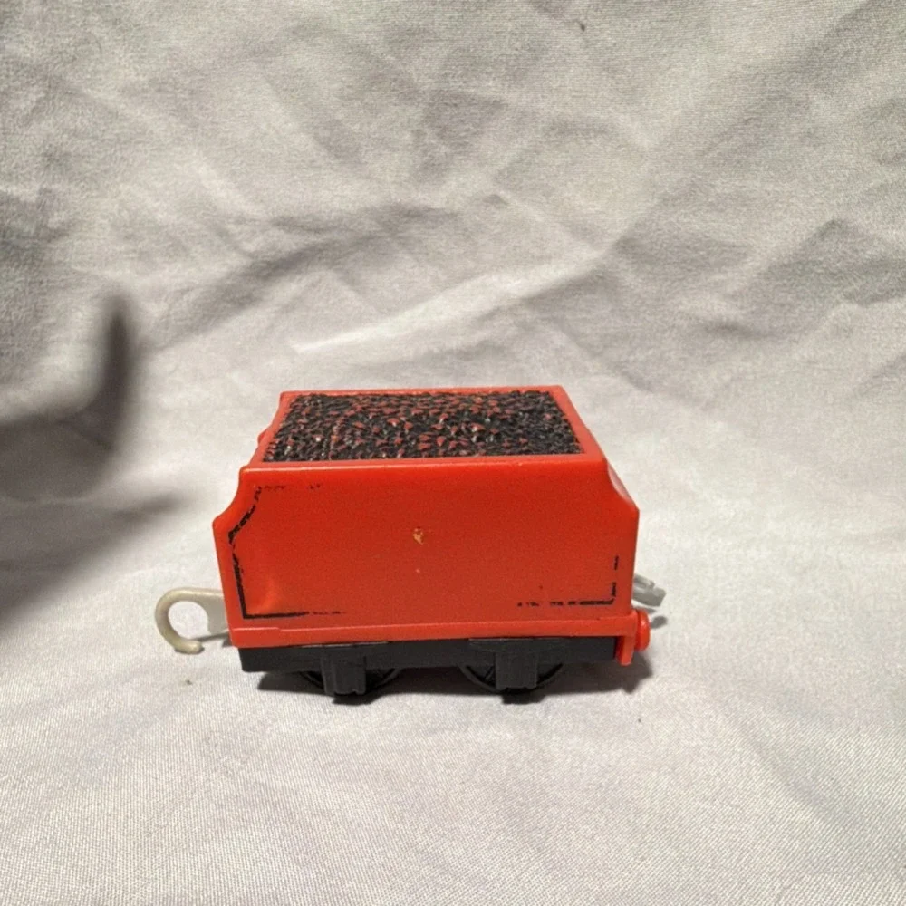 Mattel Thomas & Friends Red Tender HO Gauge Plastic 2013 Model Railroad Part
